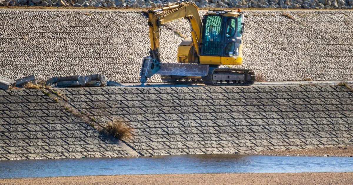 Dam and Levee Safety: What Owners Need to Understand About Levee Design